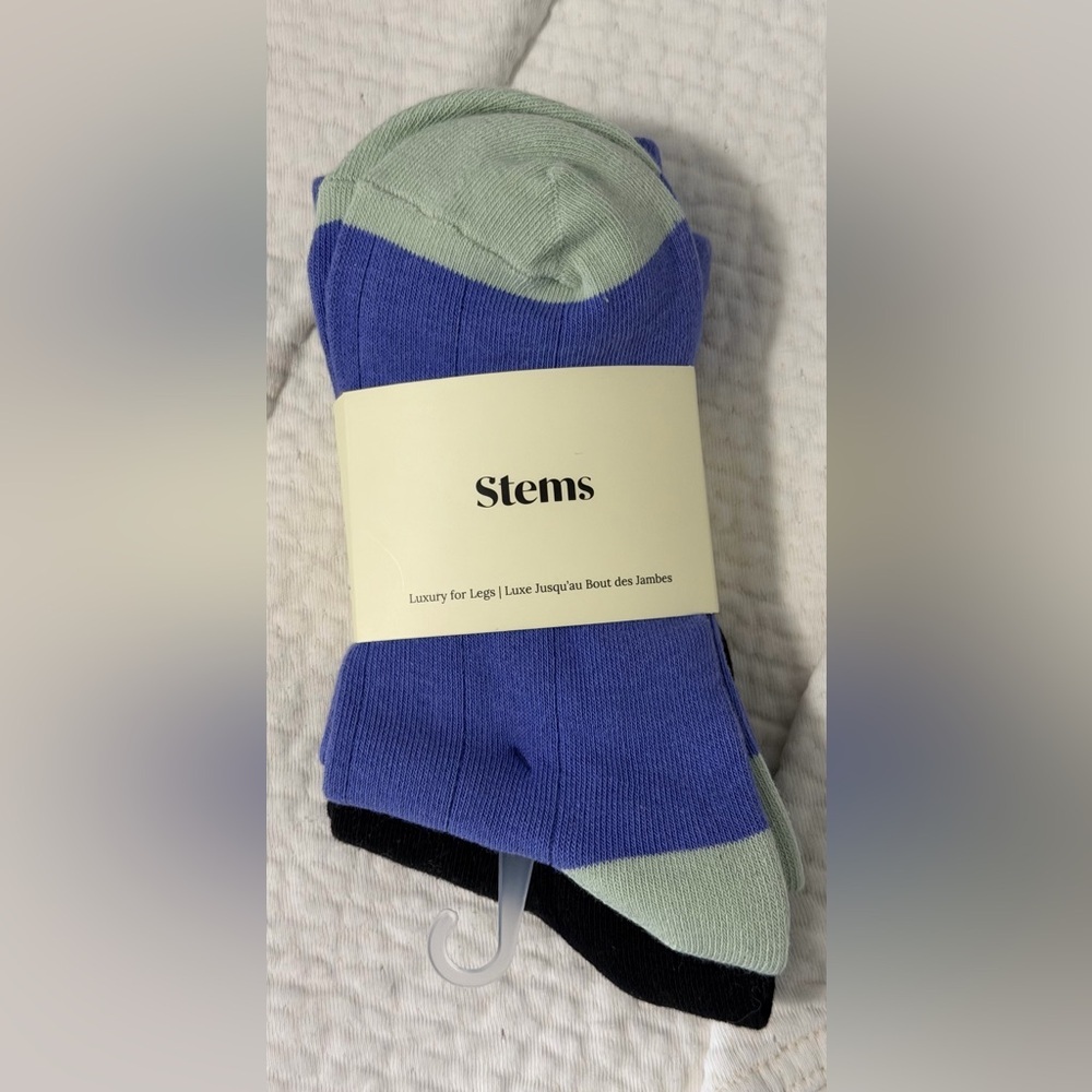 ✨NWT✨Stems: Luxury for Legs Socks - Pack of 2